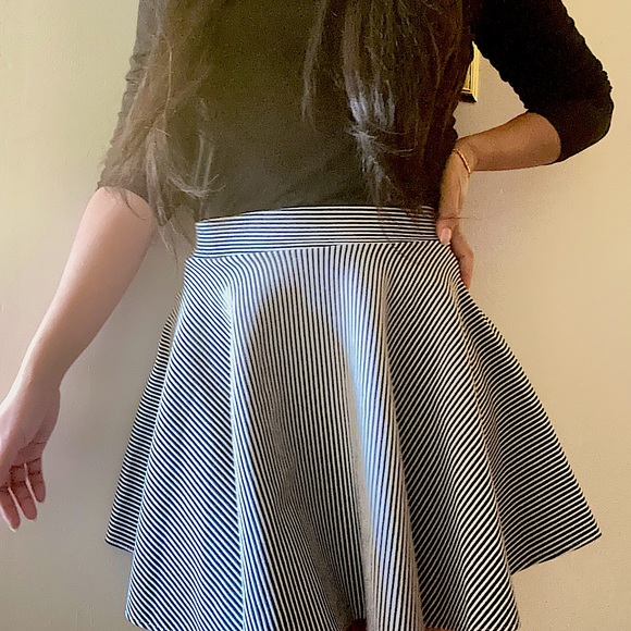Stripped Pattern Skirt - Picture 2 of 3